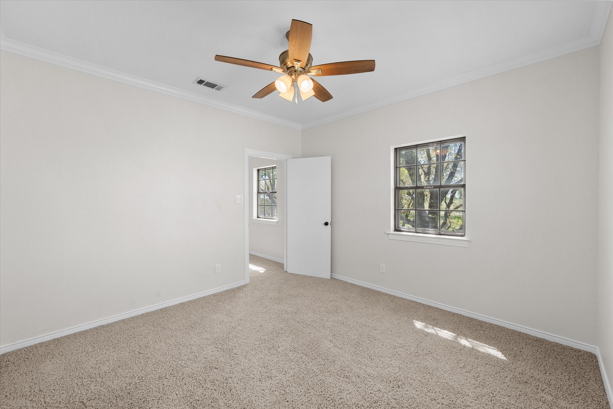 1105 E Highland Road Oak Leaf TX 75154