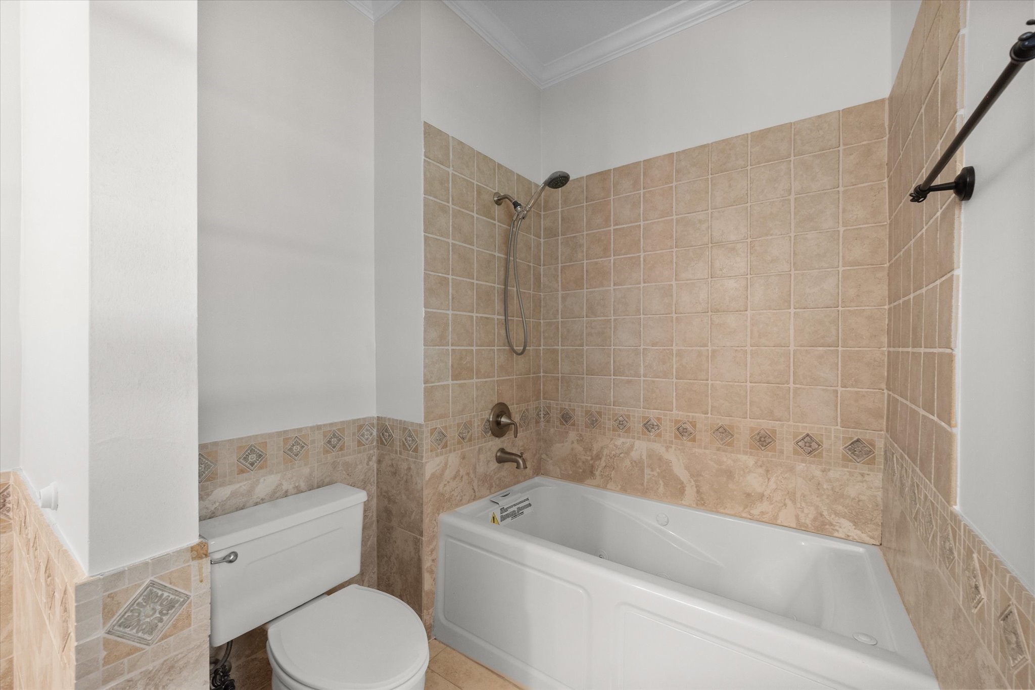 1105 E Highland Road Oak Leaf TX 75154
