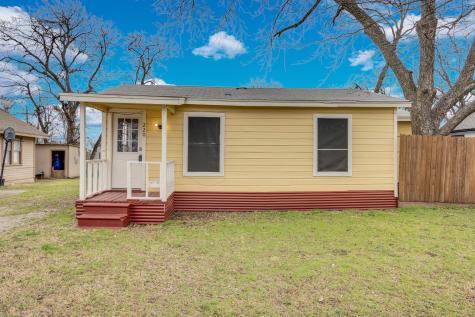 220 N Commerce Street Burleson TX 76028