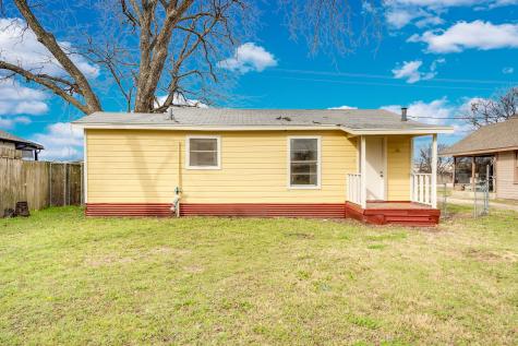 220 N Commerce Street Burleson TX 76028