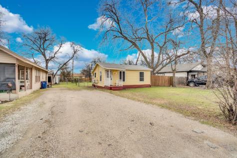 220 N Commerce Street Burleson TX 76028