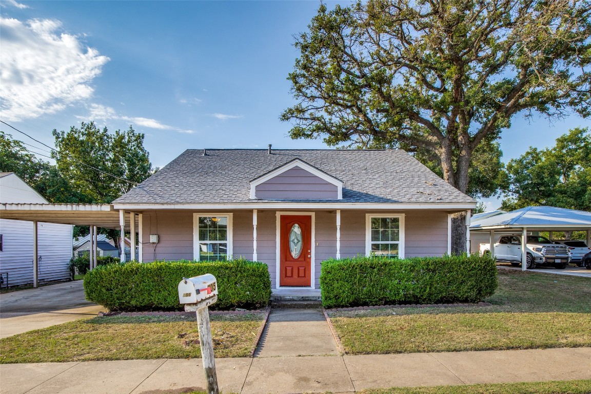 705 W Bridge Street Weatherford TX 76086