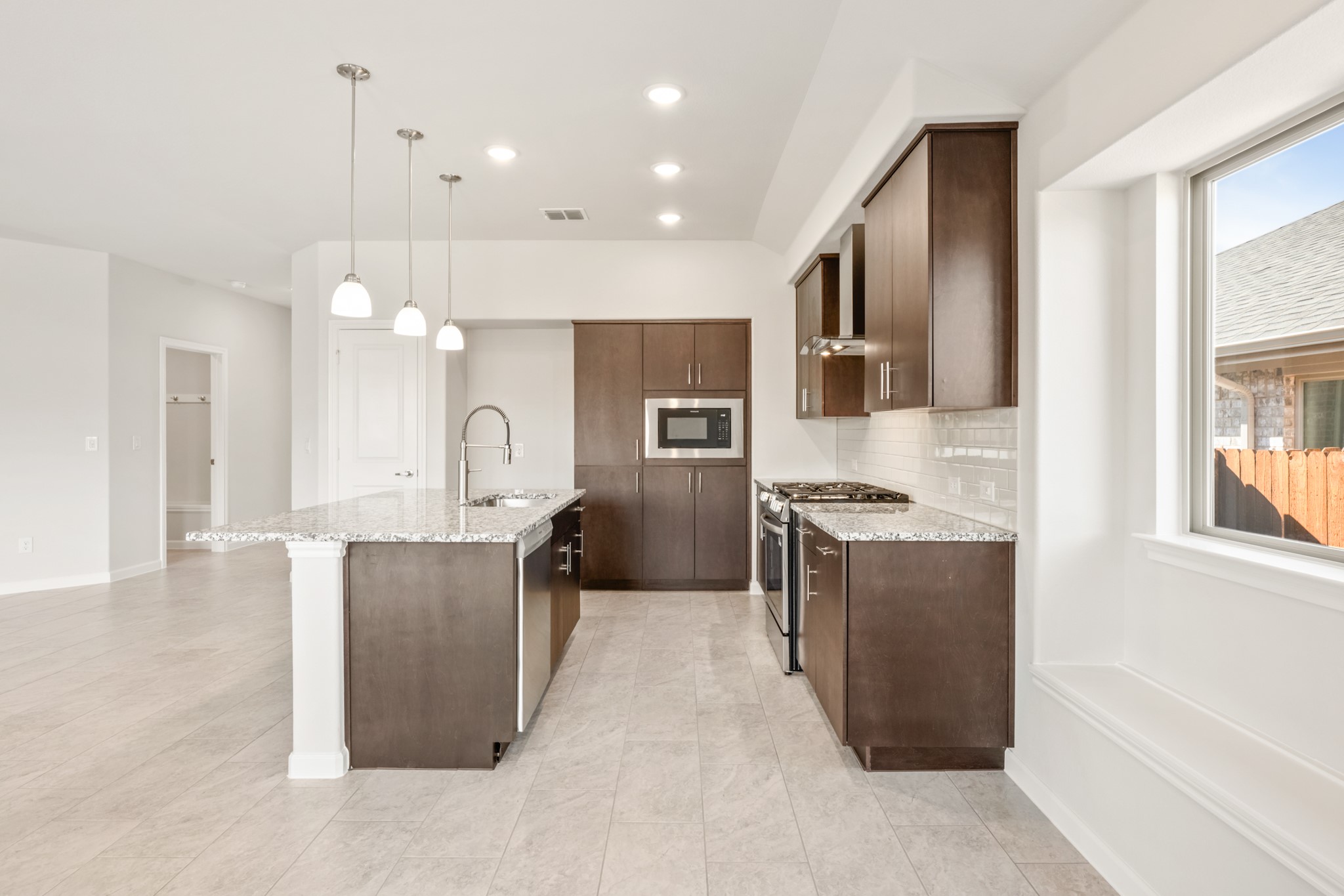 925 Kingbird Lane Alvarado TX 76009