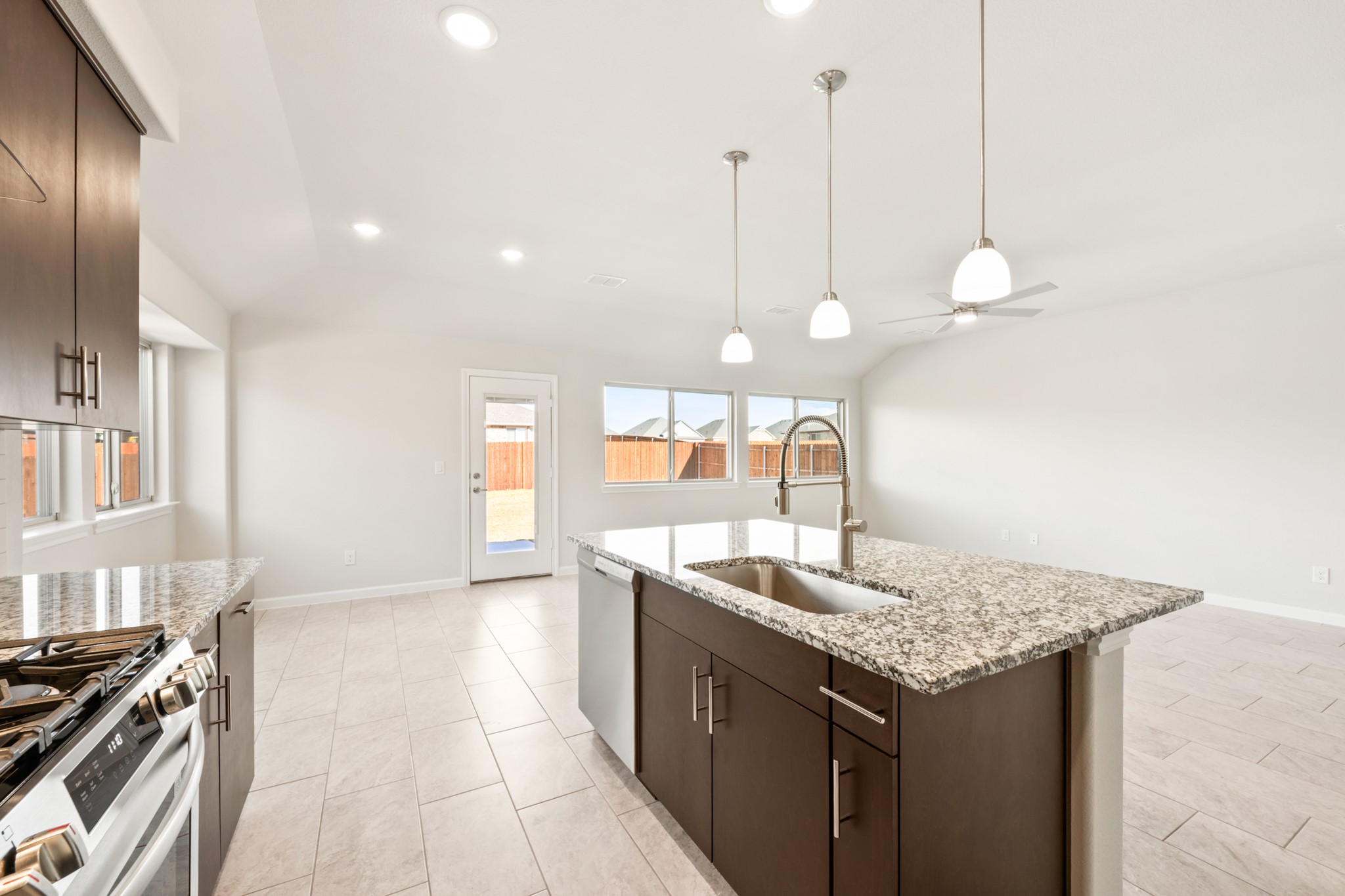 925 Kingbird Lane Alvarado TX 76009