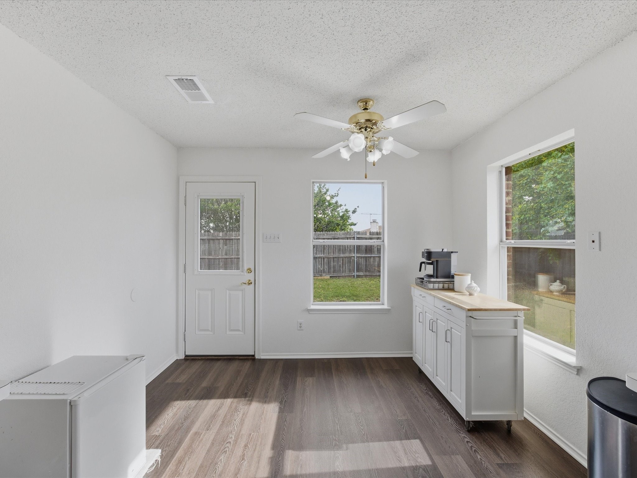 1123 Greenview Lane Kennedale TX 76060