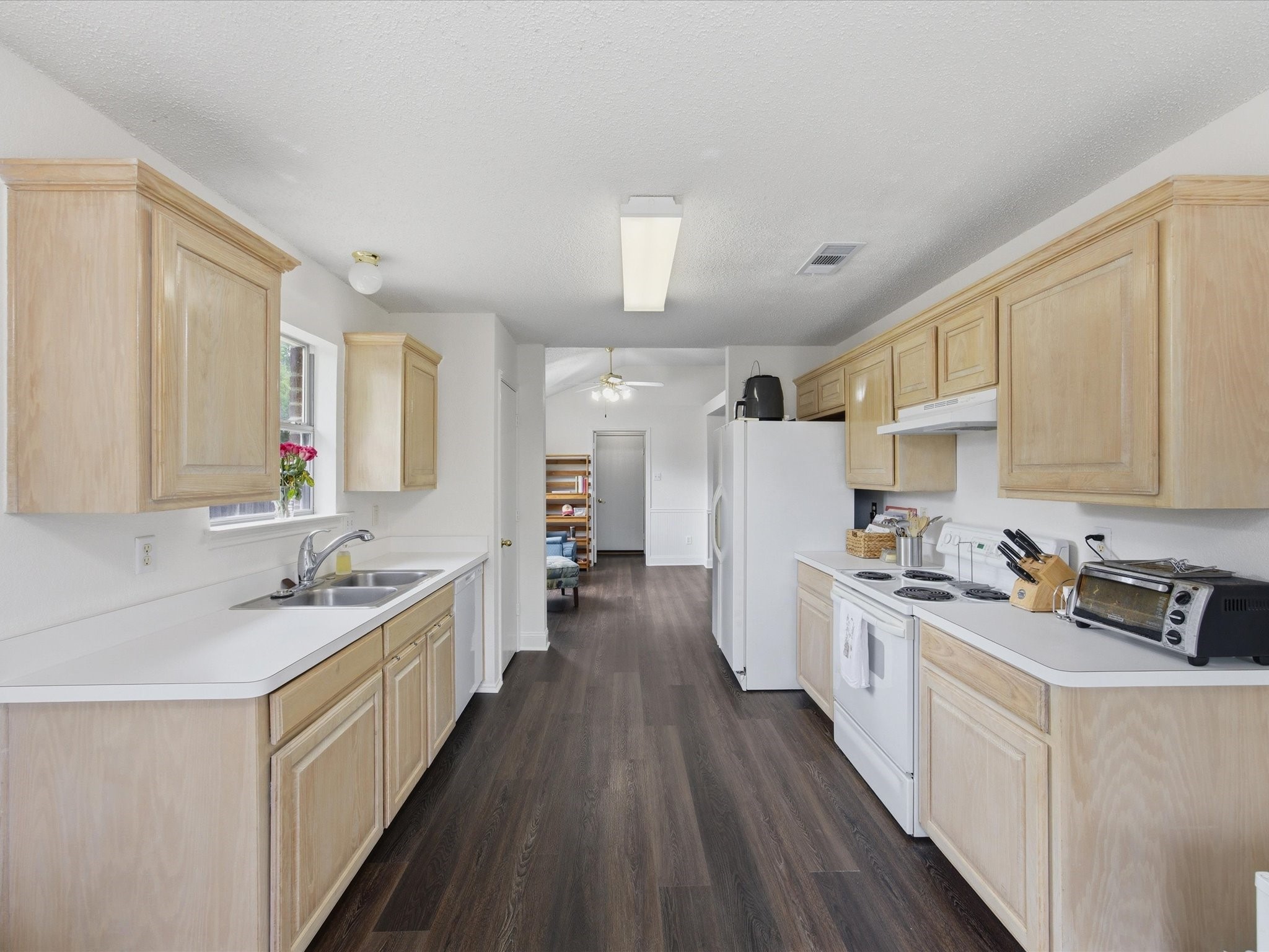1123 Greenview Lane Kennedale TX 76060