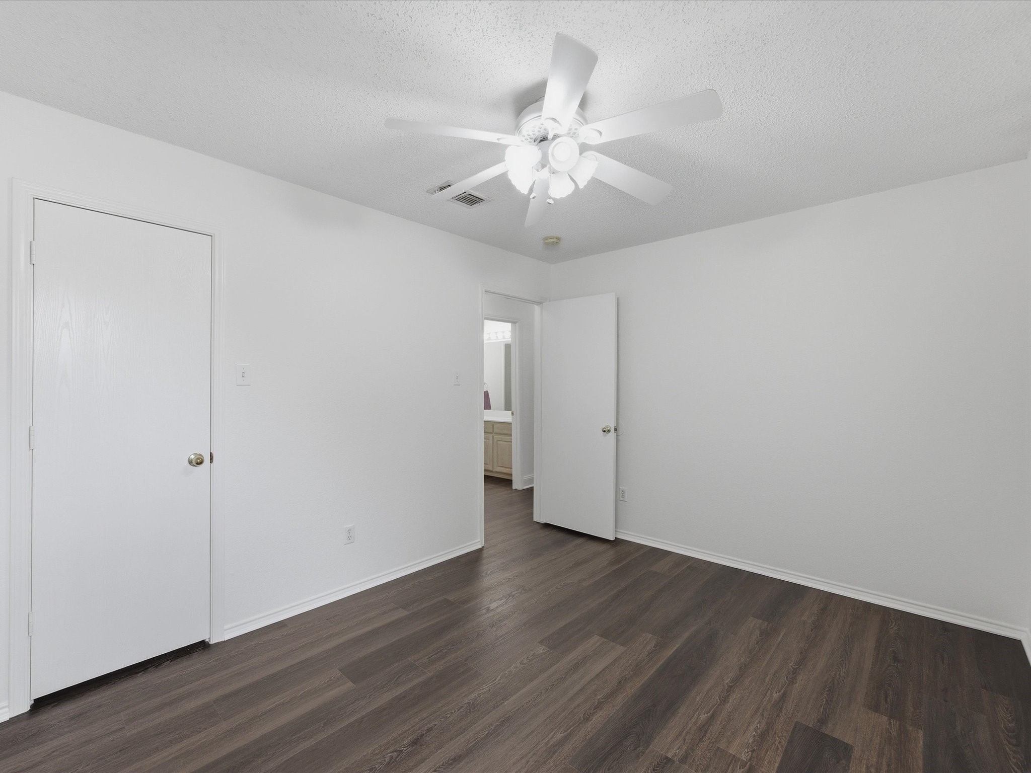 1123 Greenview Lane Kennedale TX 76060