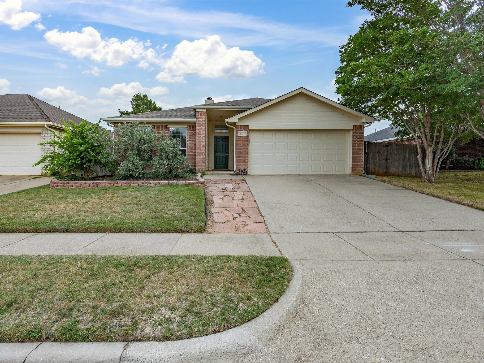 1123 Greenview Lane Kennedale TX 76060
