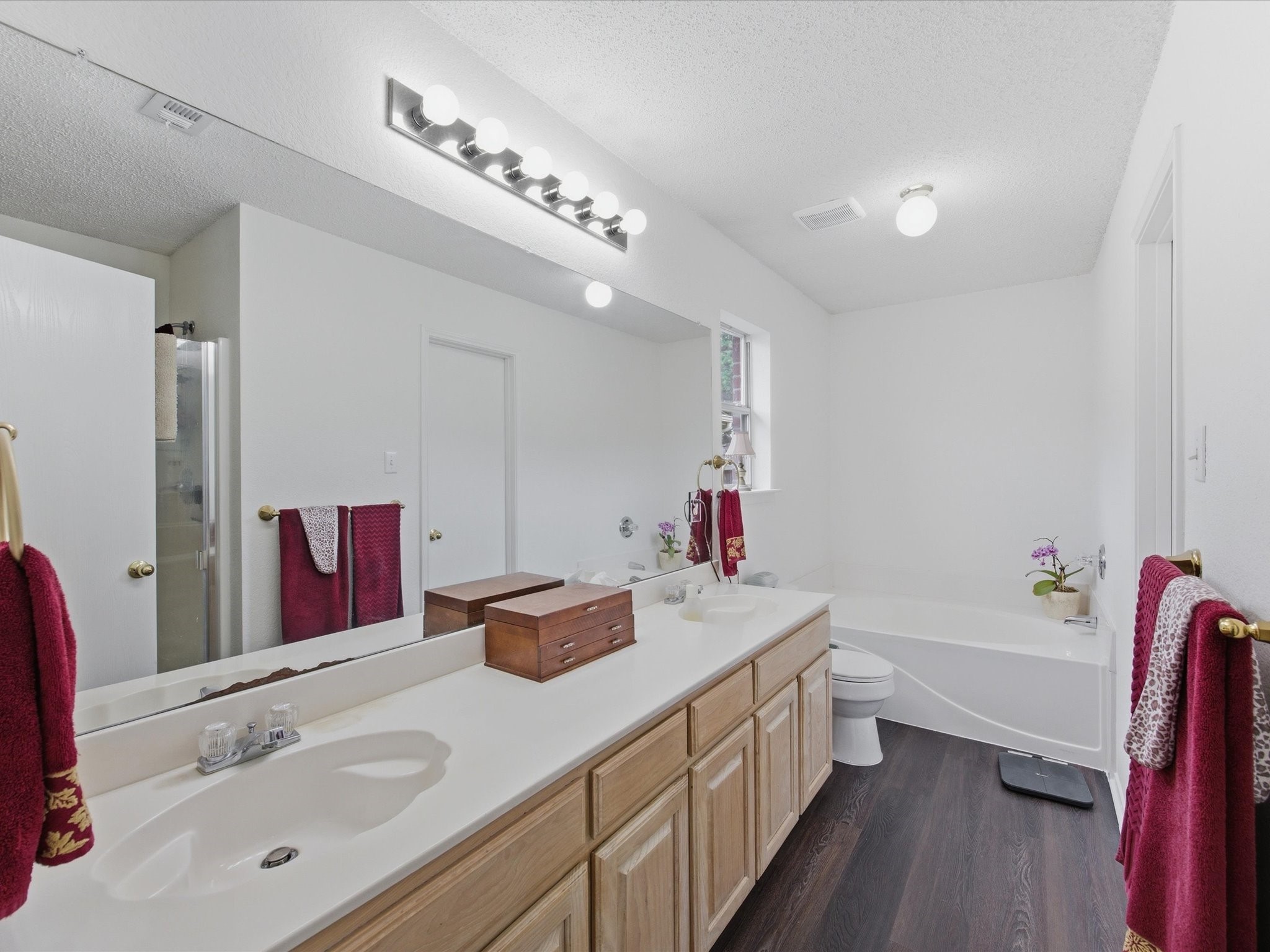 1123 Greenview Lane Kennedale TX 76060
