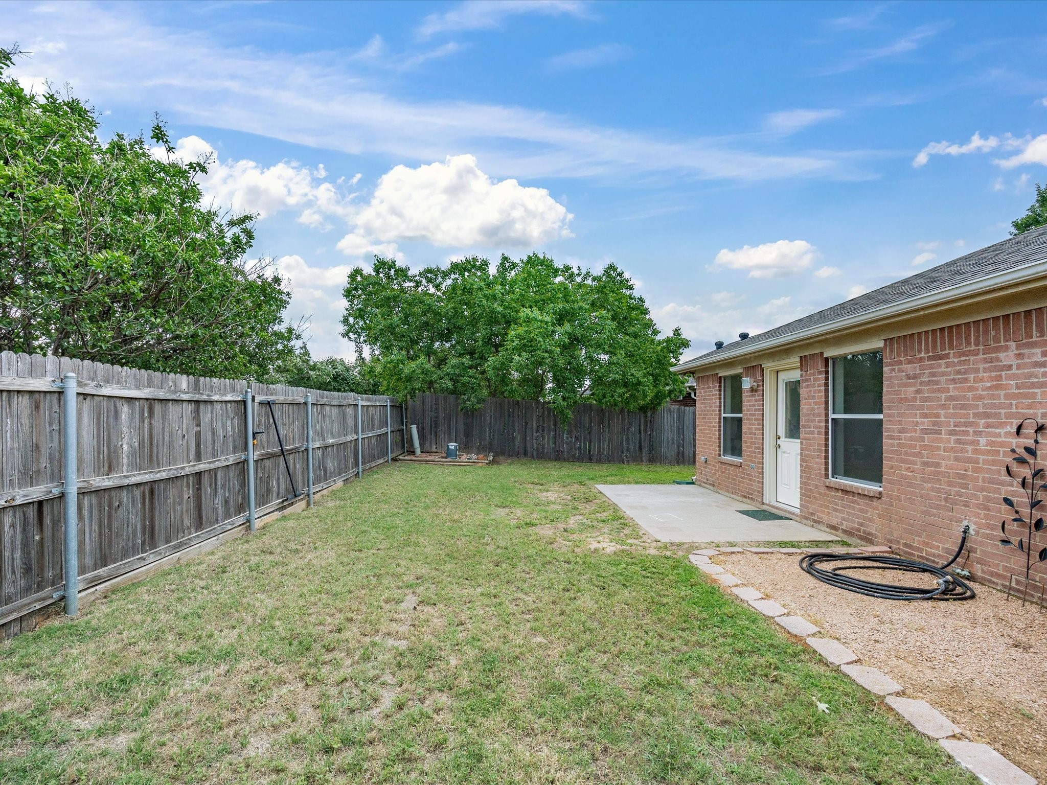 1123 Greenview Lane Kennedale TX 76060