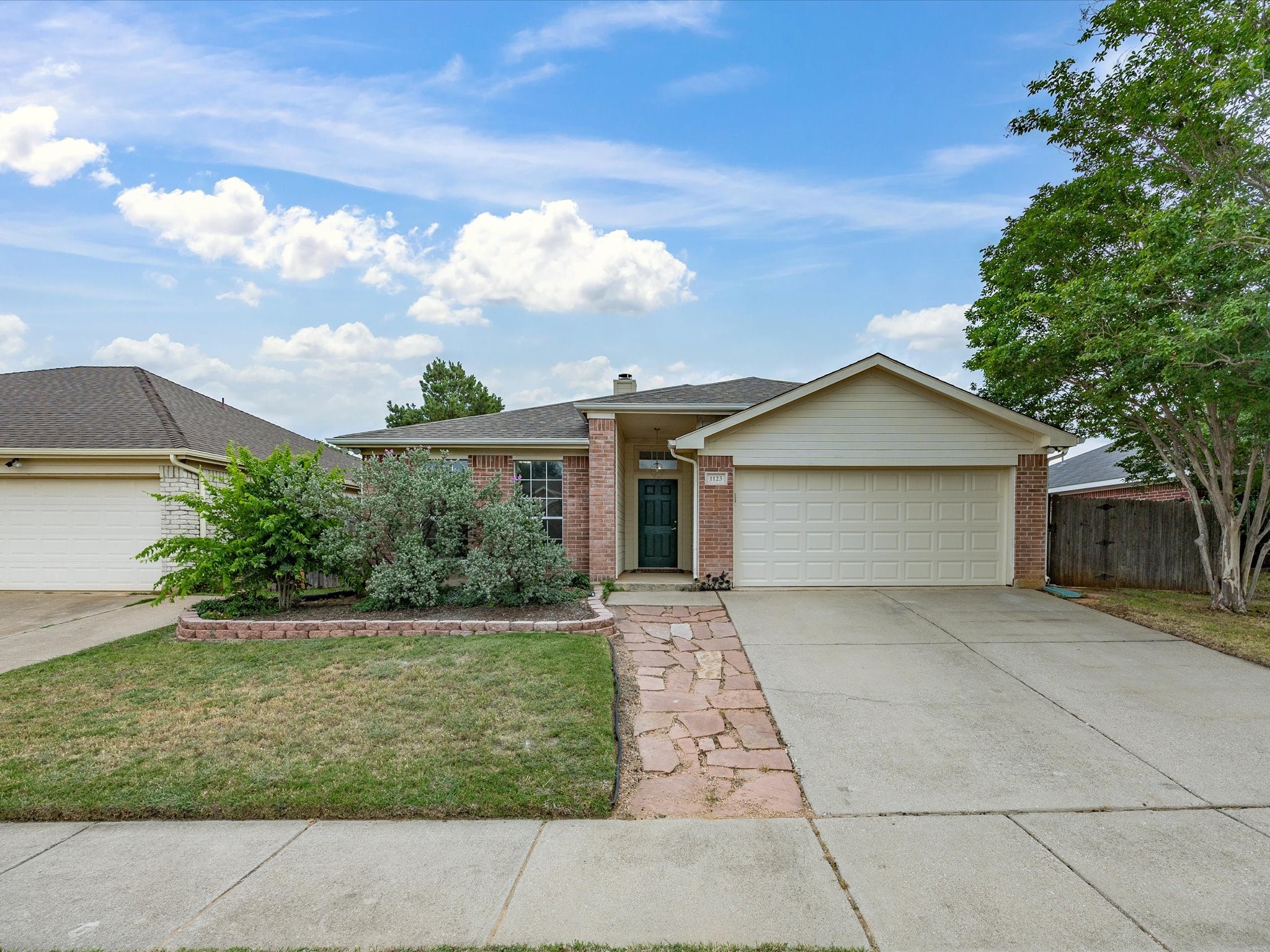 1123 Greenview Lane Kennedale TX 76060