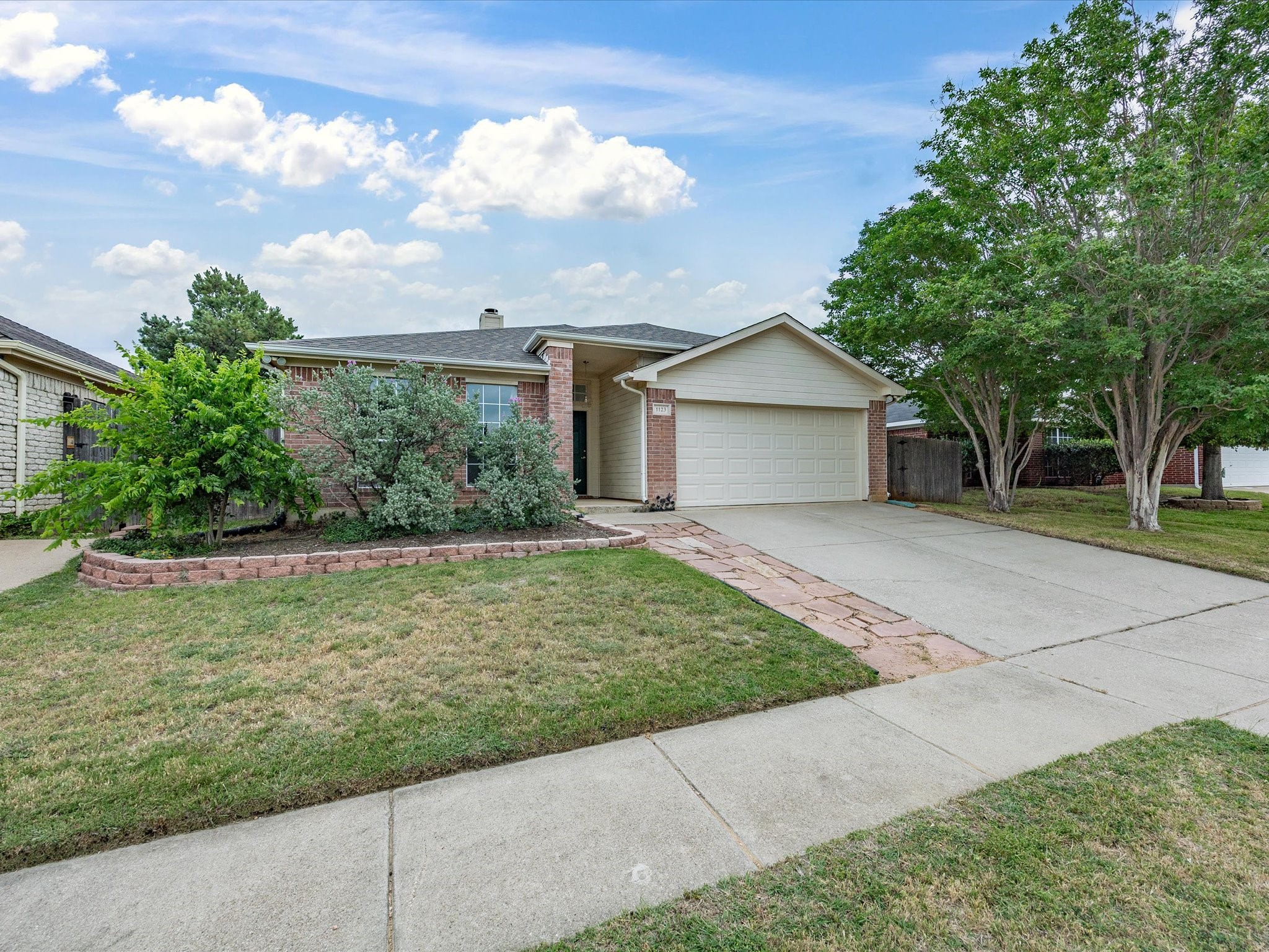 1123 Greenview Lane Kennedale TX 76060