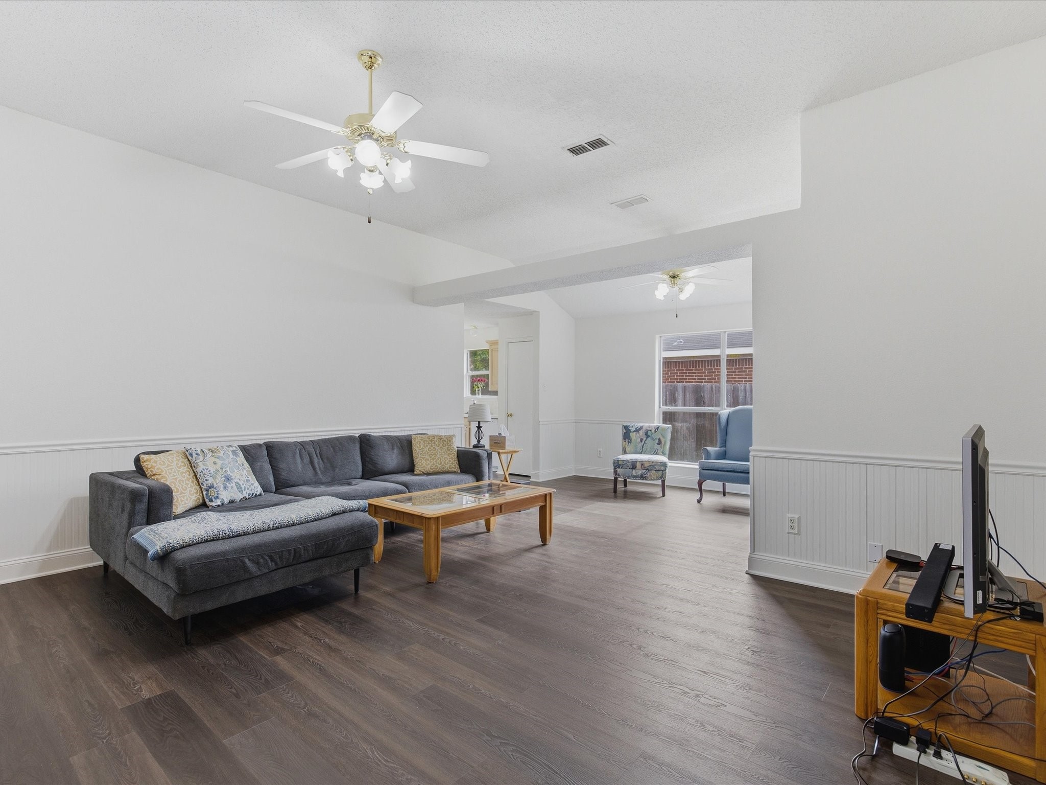 1123 Greenview Lane Kennedale TX 76060