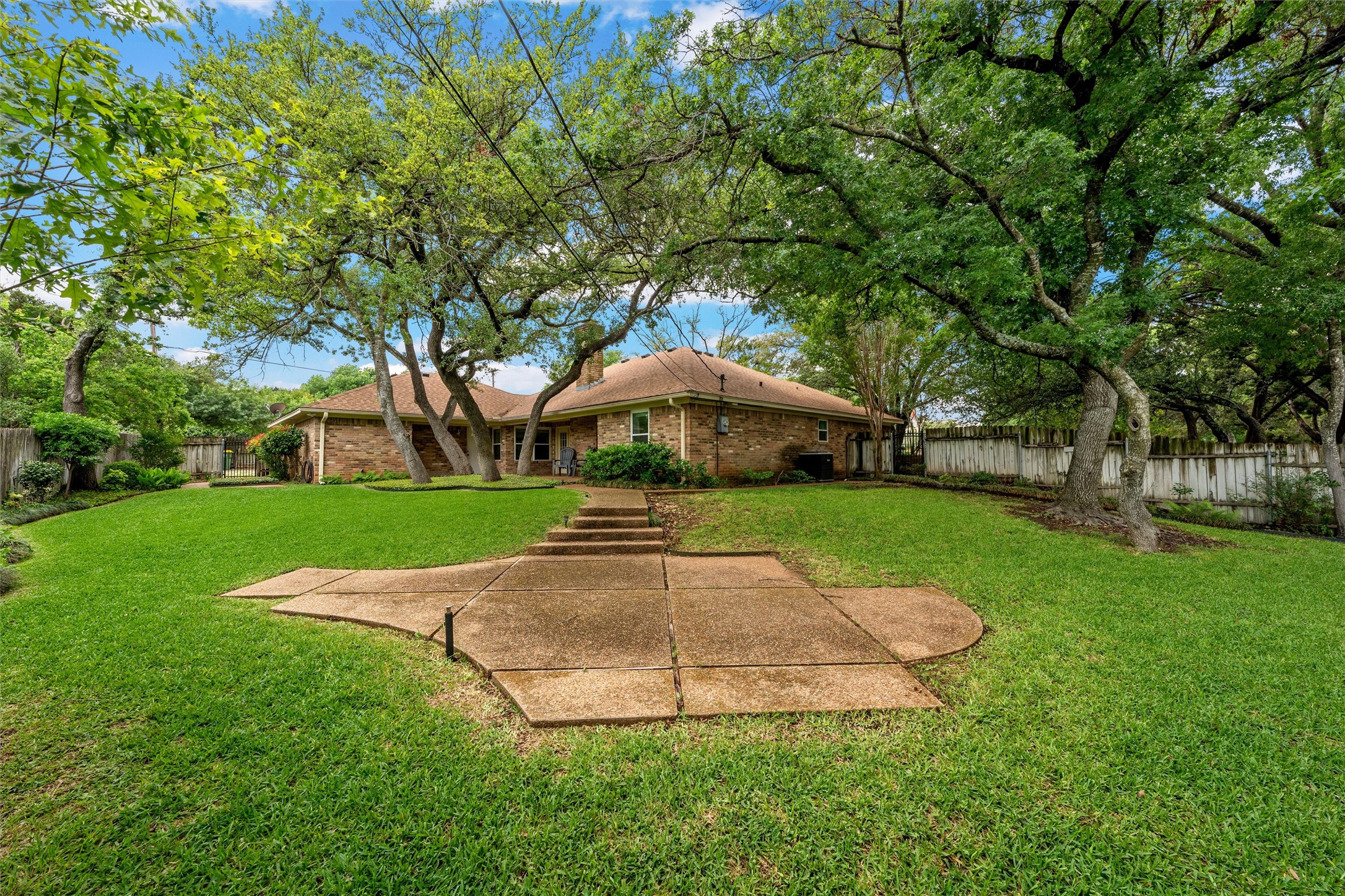 9920 Sandalwood Drive Woodway TX 76712