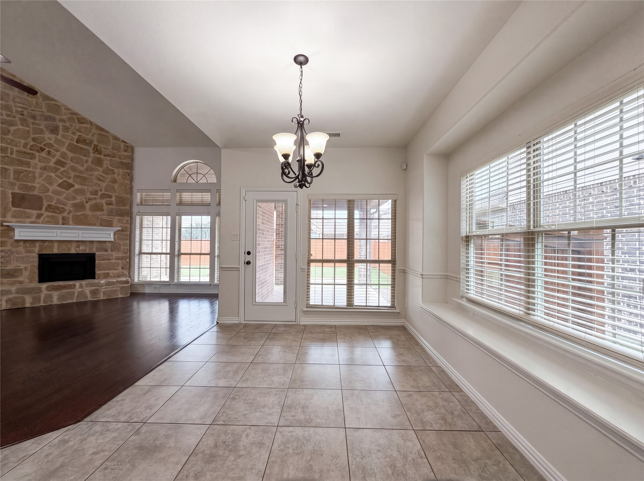 2948 Almansa Grand Prairie TX 75054