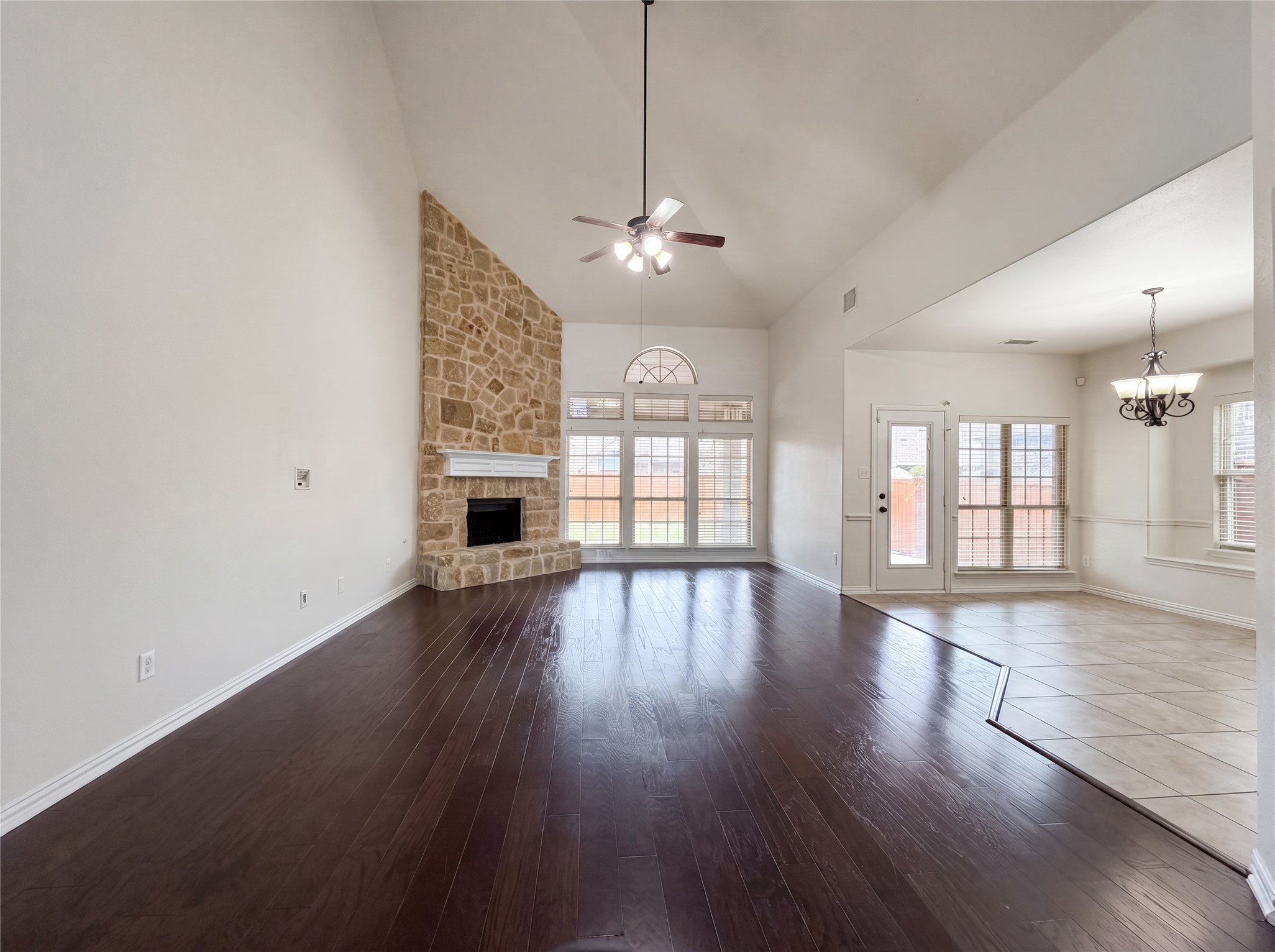 2948 Almansa Grand Prairie TX 75054