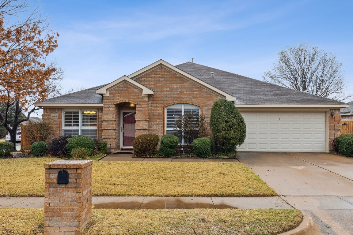 6924 Laurel Canyon Terrace Fort Worth TX 76132