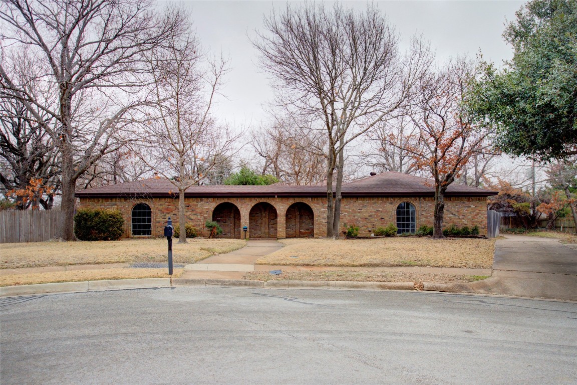 2101 Rosslyn Chapel Court Arlington TX 76012