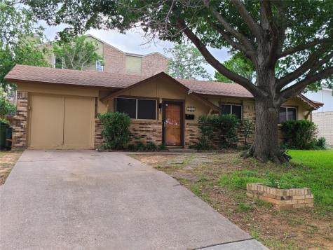 1104 Belle Street Bedford TX 76022