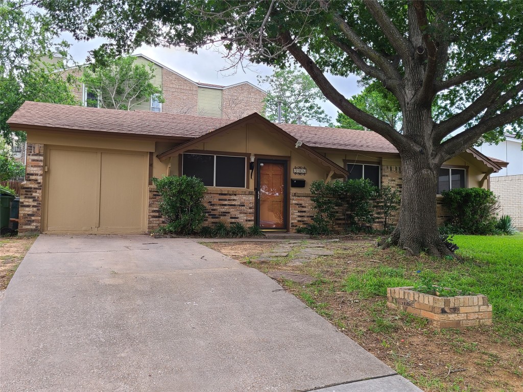 1104 Belle Street Bedford TX 76022