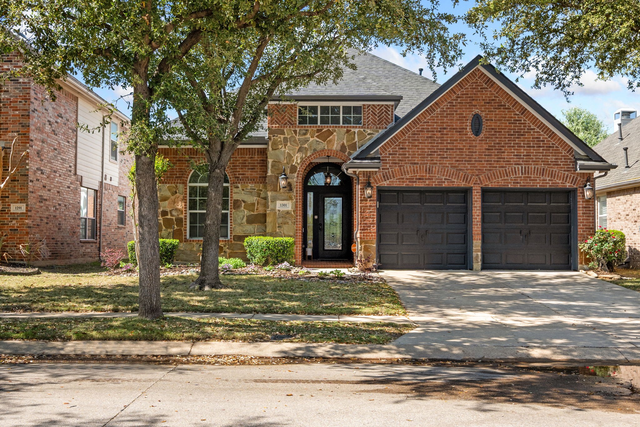 1301 Meadows Avenue Lantana TX 76226