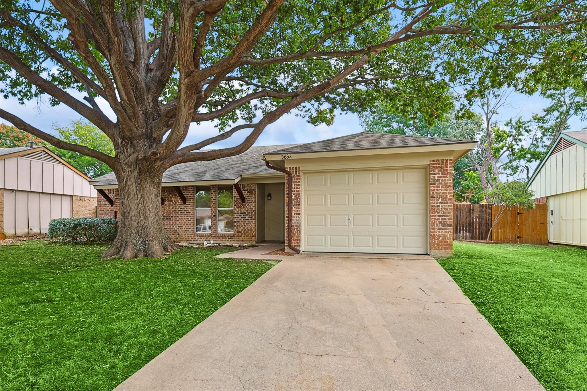 5632 Santa Fe Trail Haltom City TX 76148