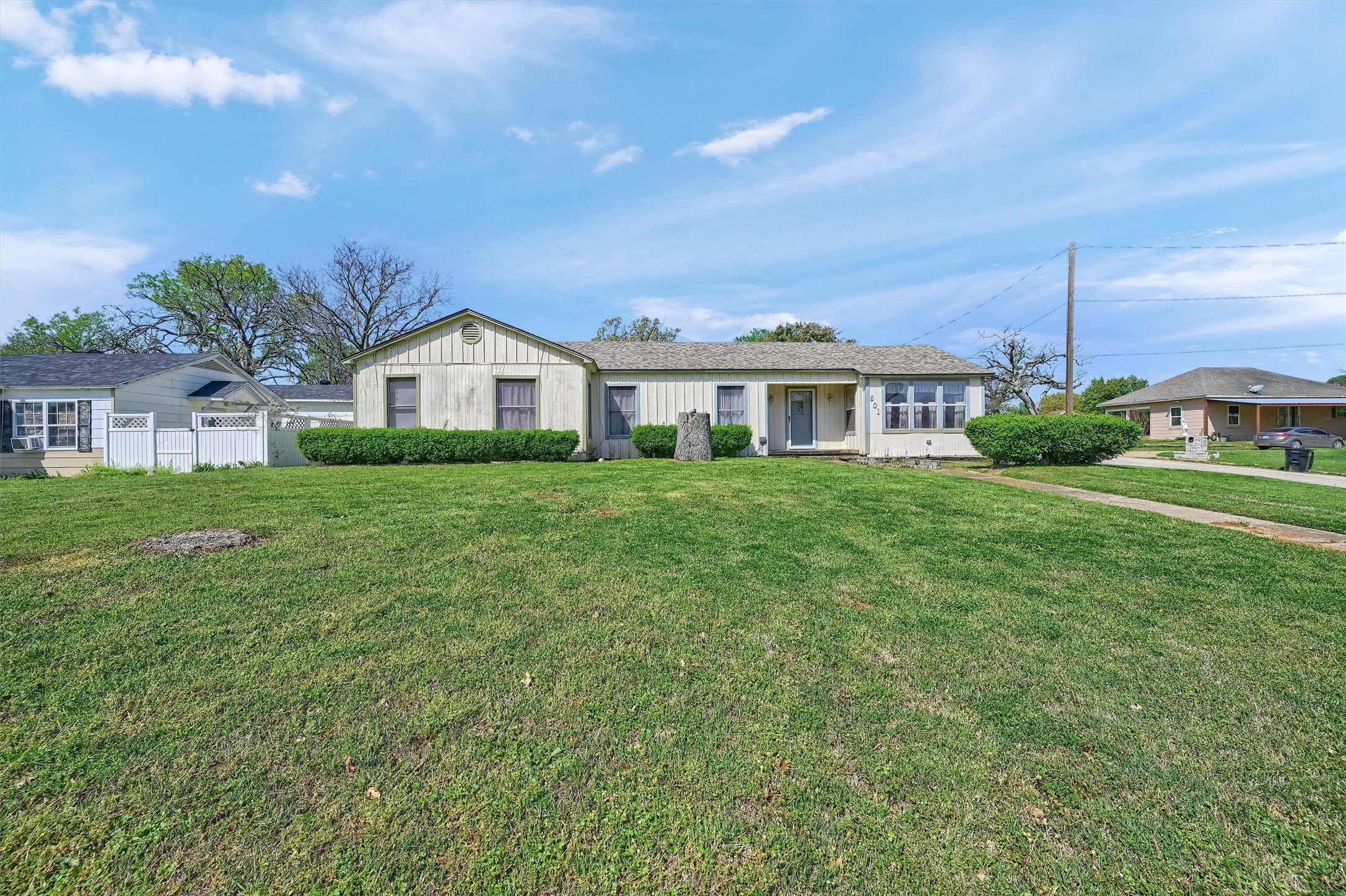 601 S Brown Avenue Denison TX 75020