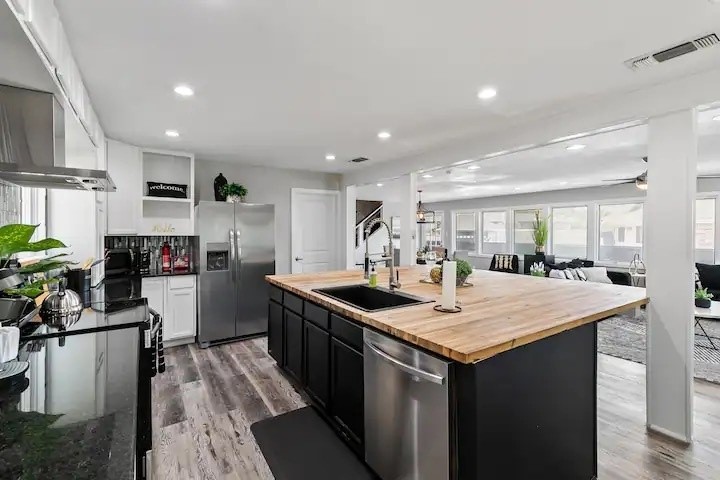 2030 Klondike Street Grand Prairie TX 75050