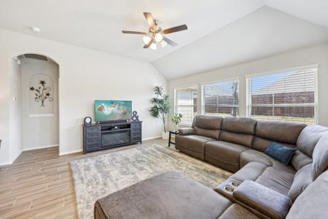 212 Magnolia Drive Azle TX 76020