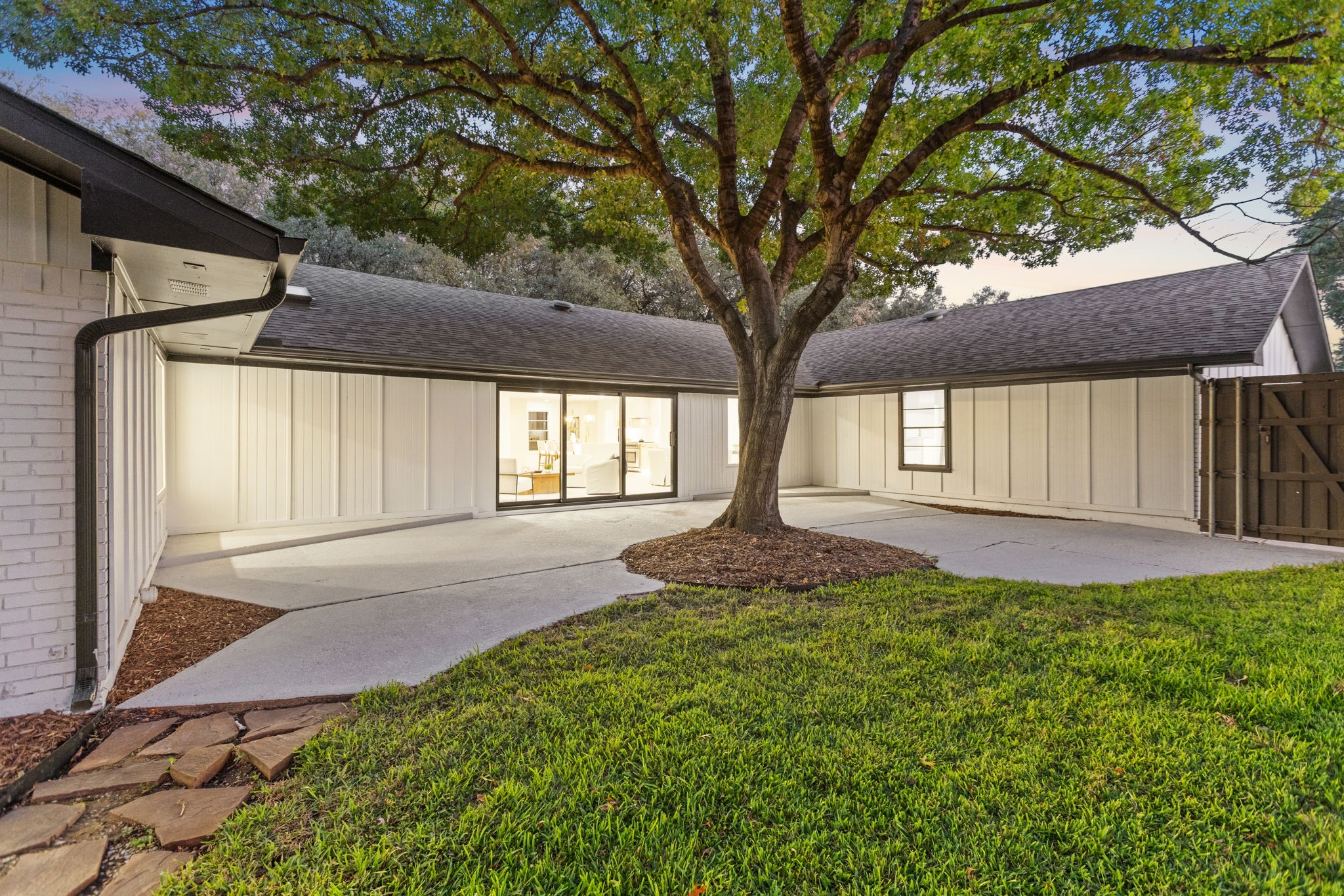 12151 Crestline Avenue Dallas TX 75244