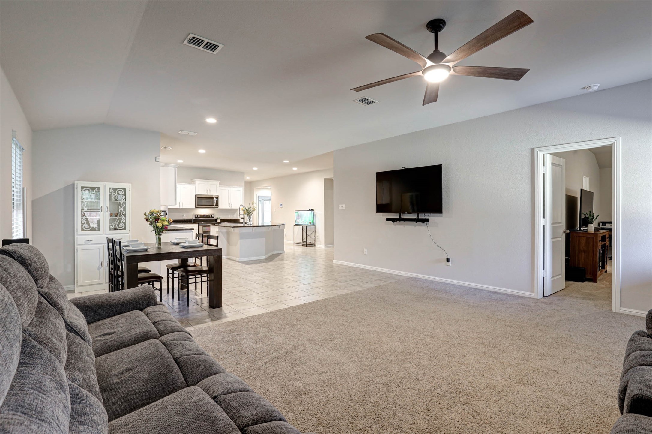 512 Amory Street Azle TX 76020