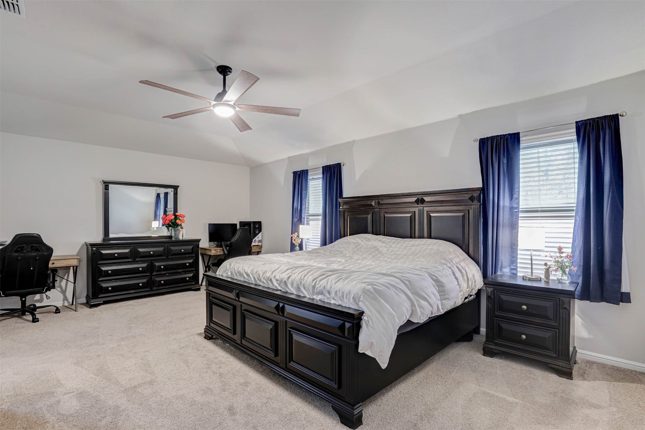 512 Amory Street Azle TX 76020