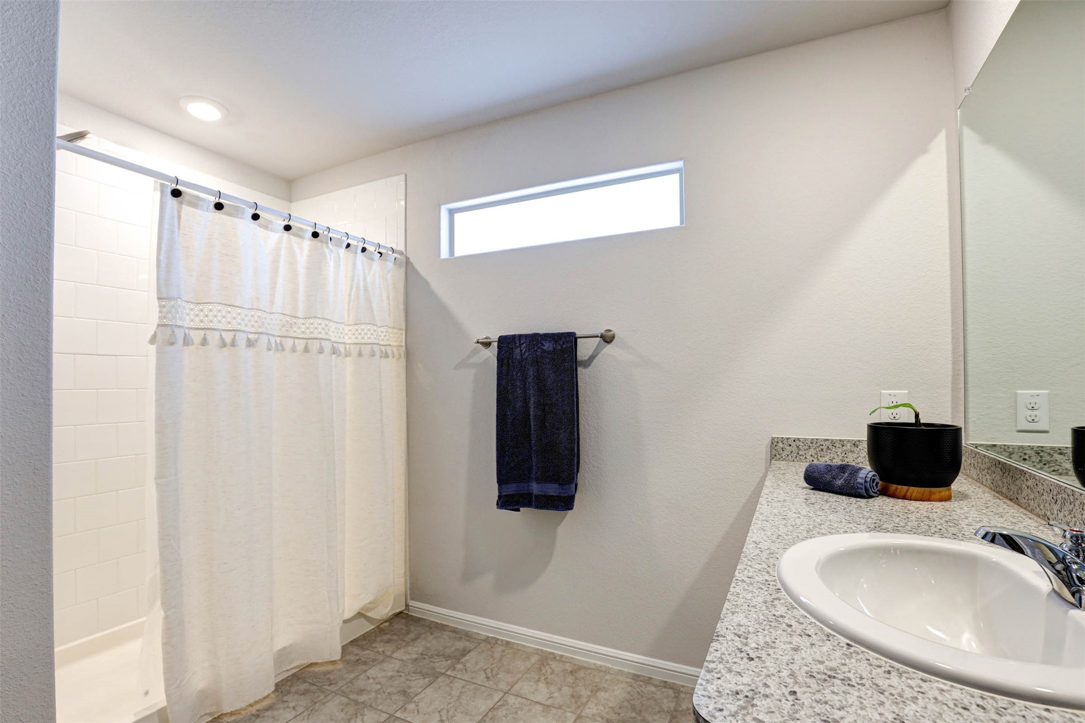 512 Amory Street Azle TX 76020