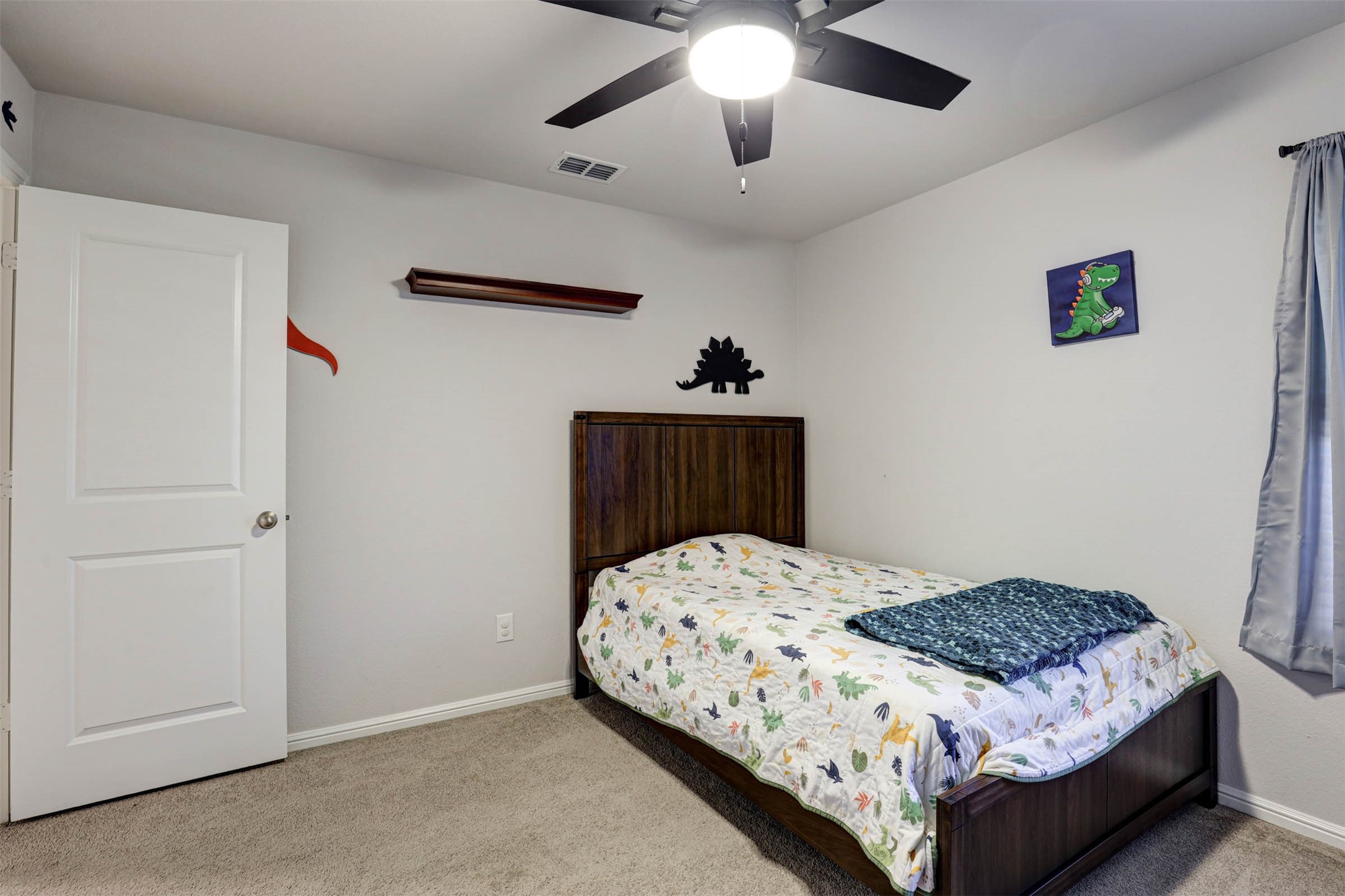 512 Amory Street Azle TX 76020