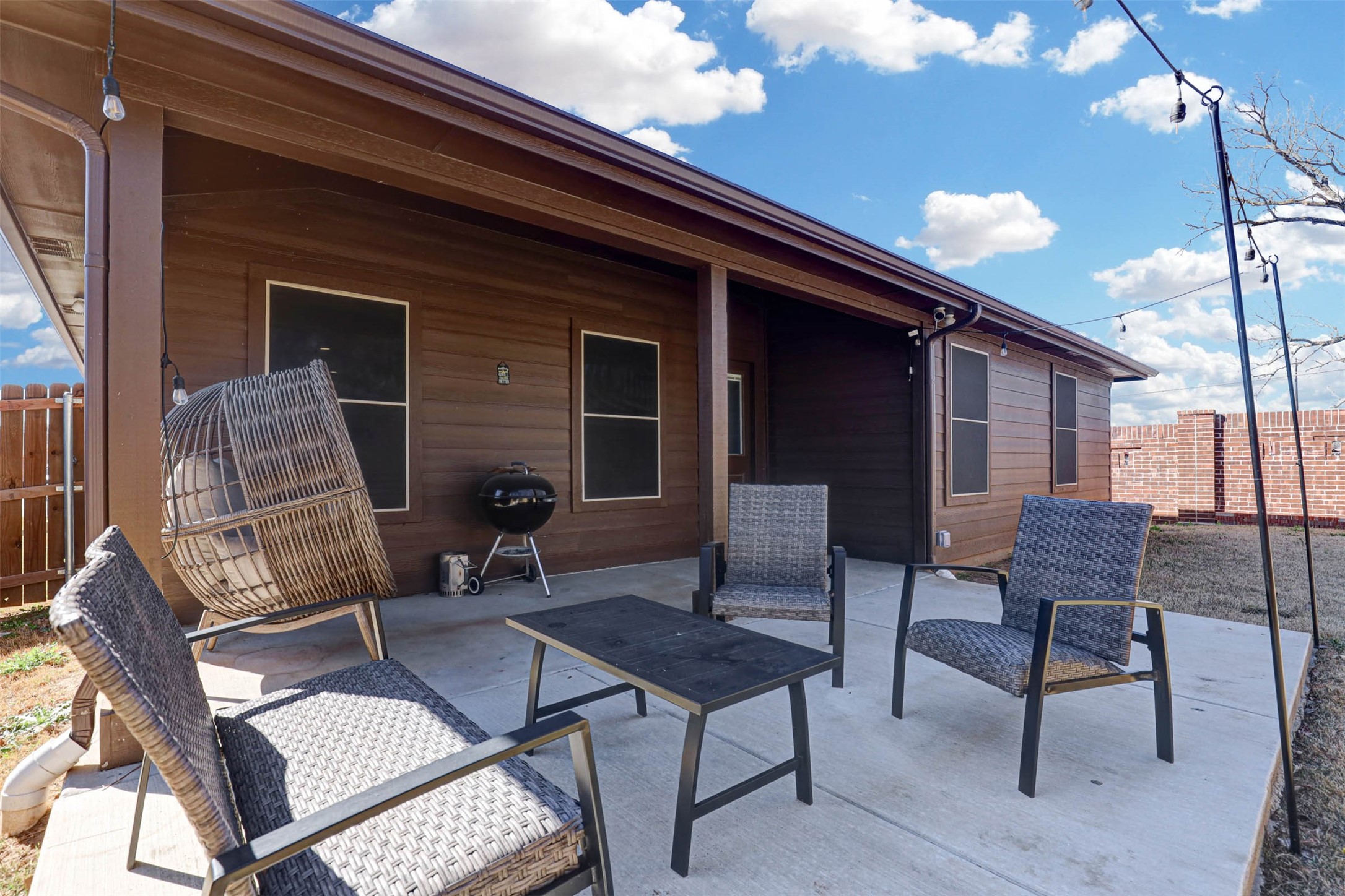 512 Amory Street Azle TX 76020