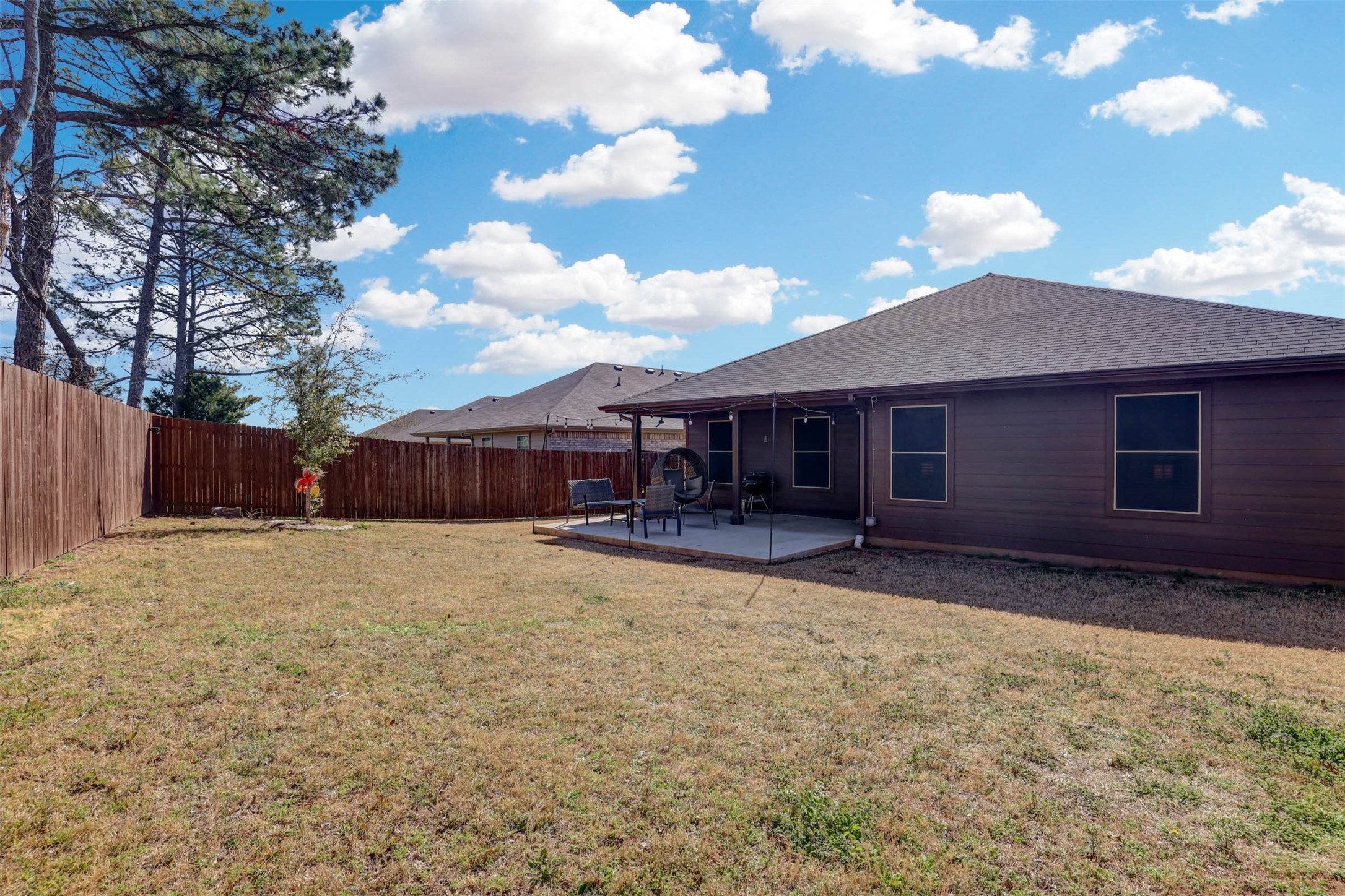 512 Amory Street Azle TX 76020