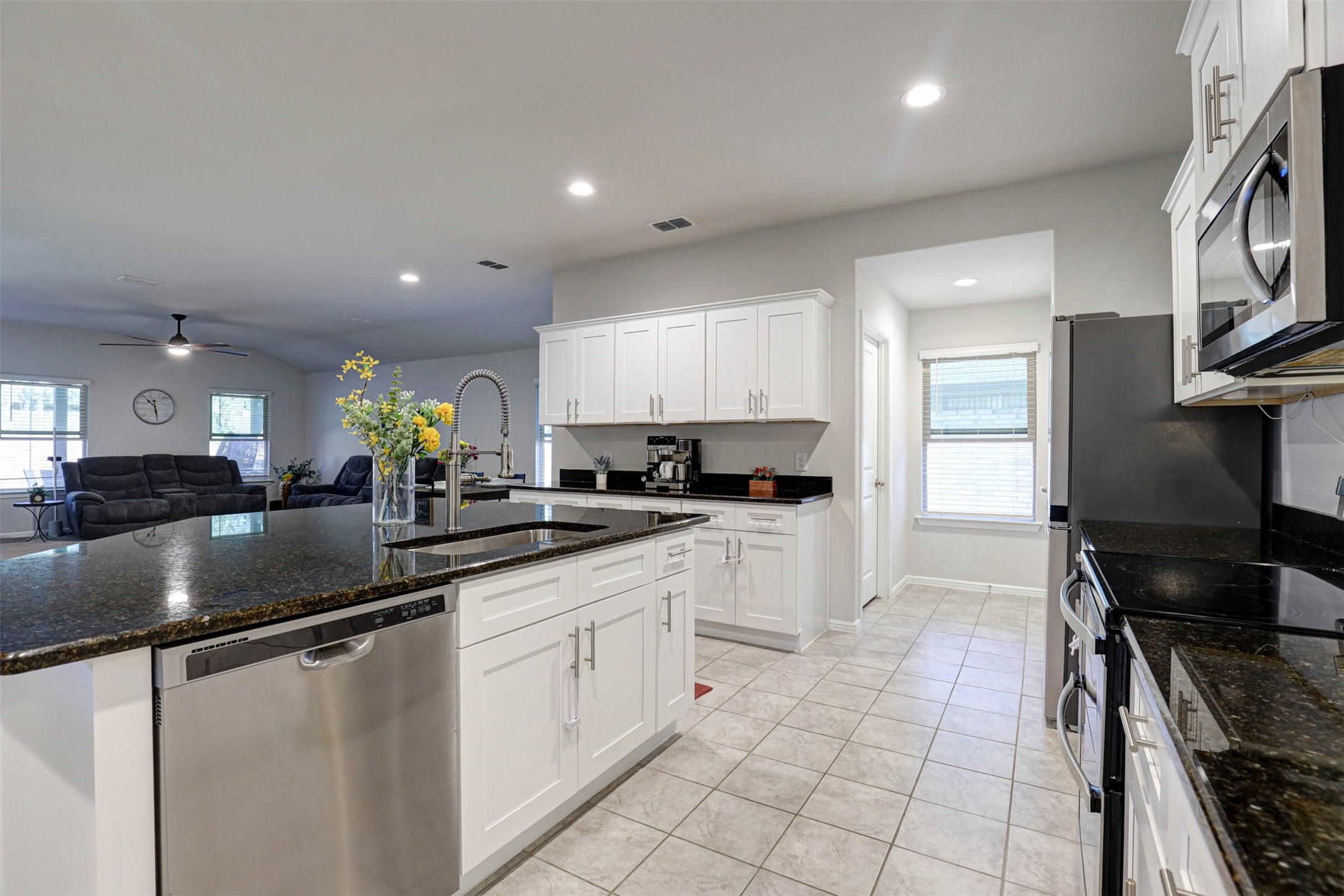 512 Amory Street Azle TX 76020