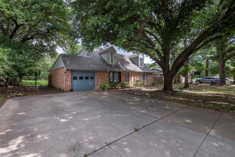 805 James Street Azle TX 76020