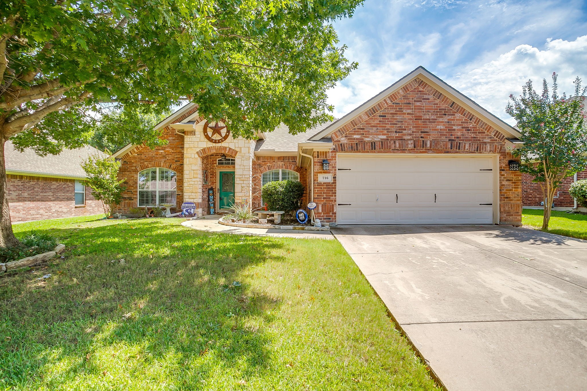 716 Yaupon Court Burleson TX 76028