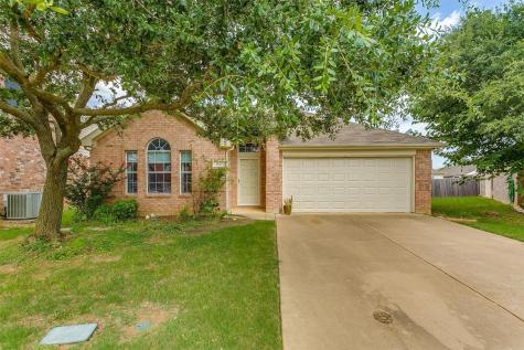 113 Brookbank Court Crowley TX 76036