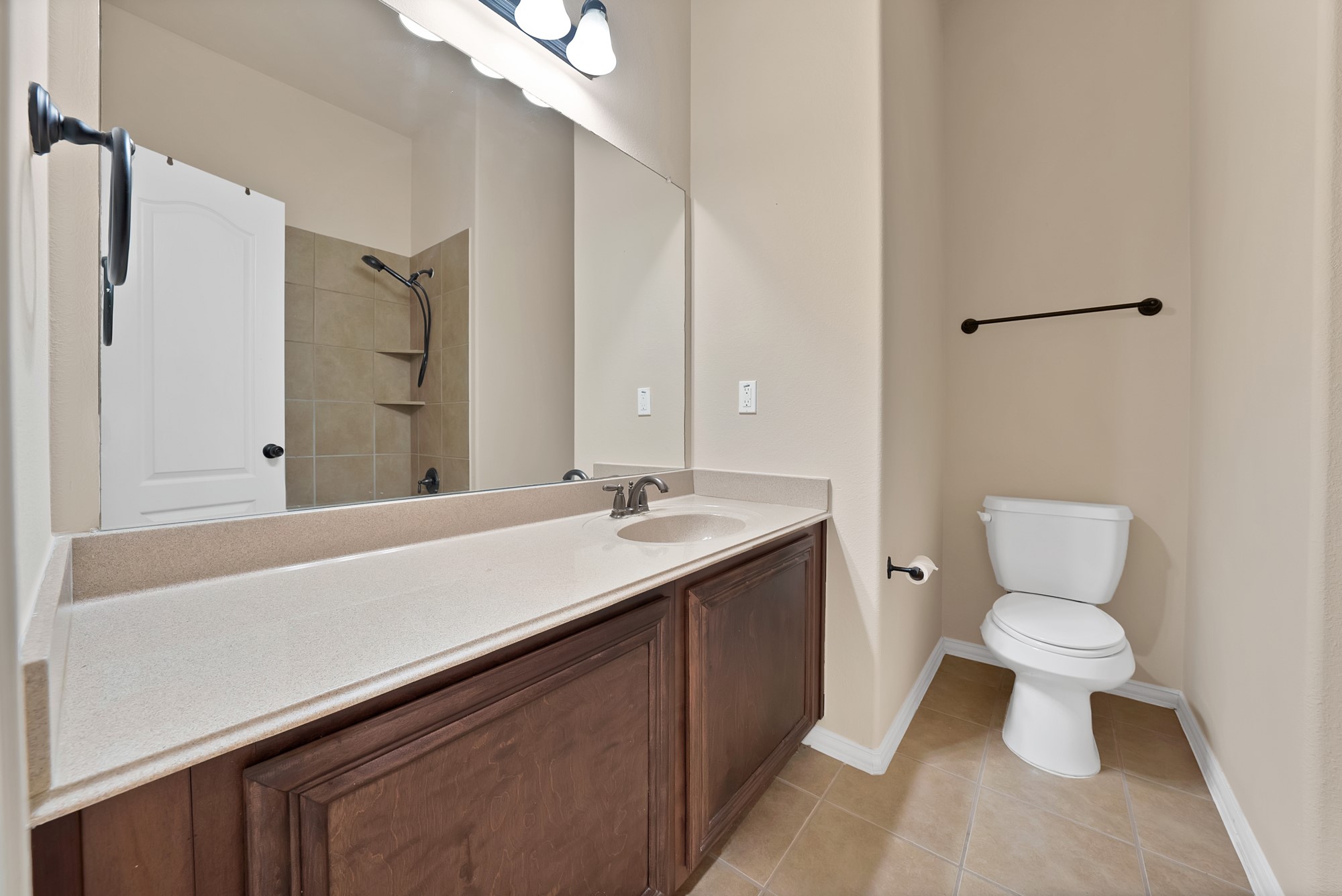 8118 La Frontera Trail Arlington TX 76002