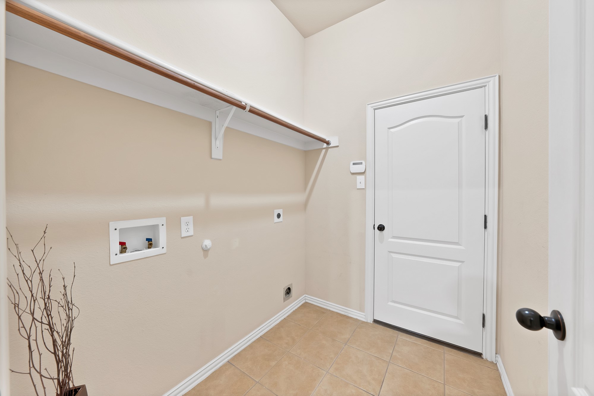 8118 La Frontera Trail Arlington TX 76002