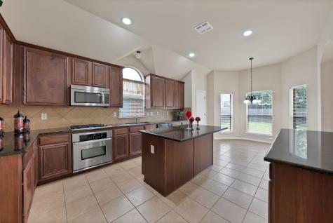 8118 La Frontera Trail Arlington TX 76002