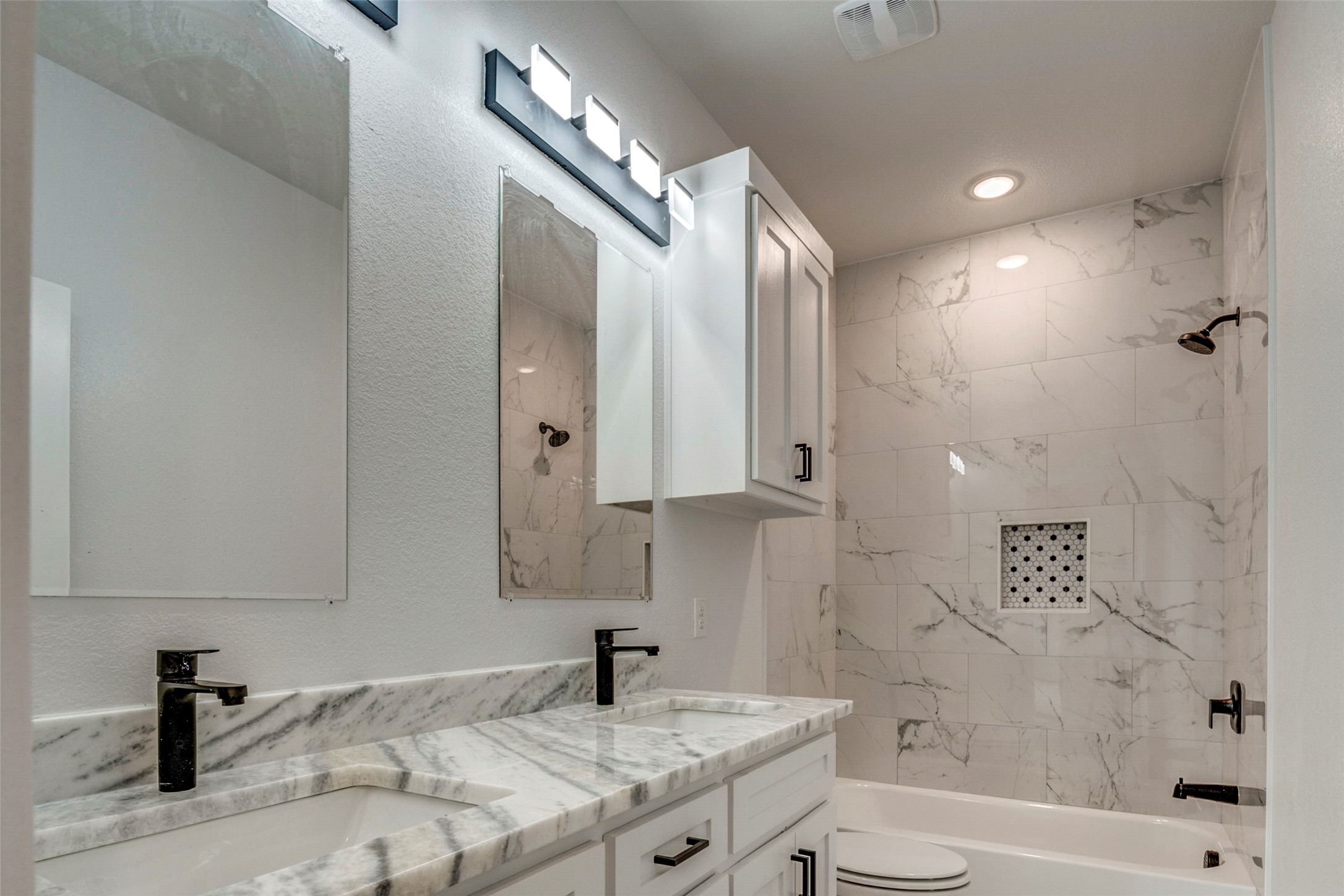 2513 Quail Run Trail Granbury TX 76048