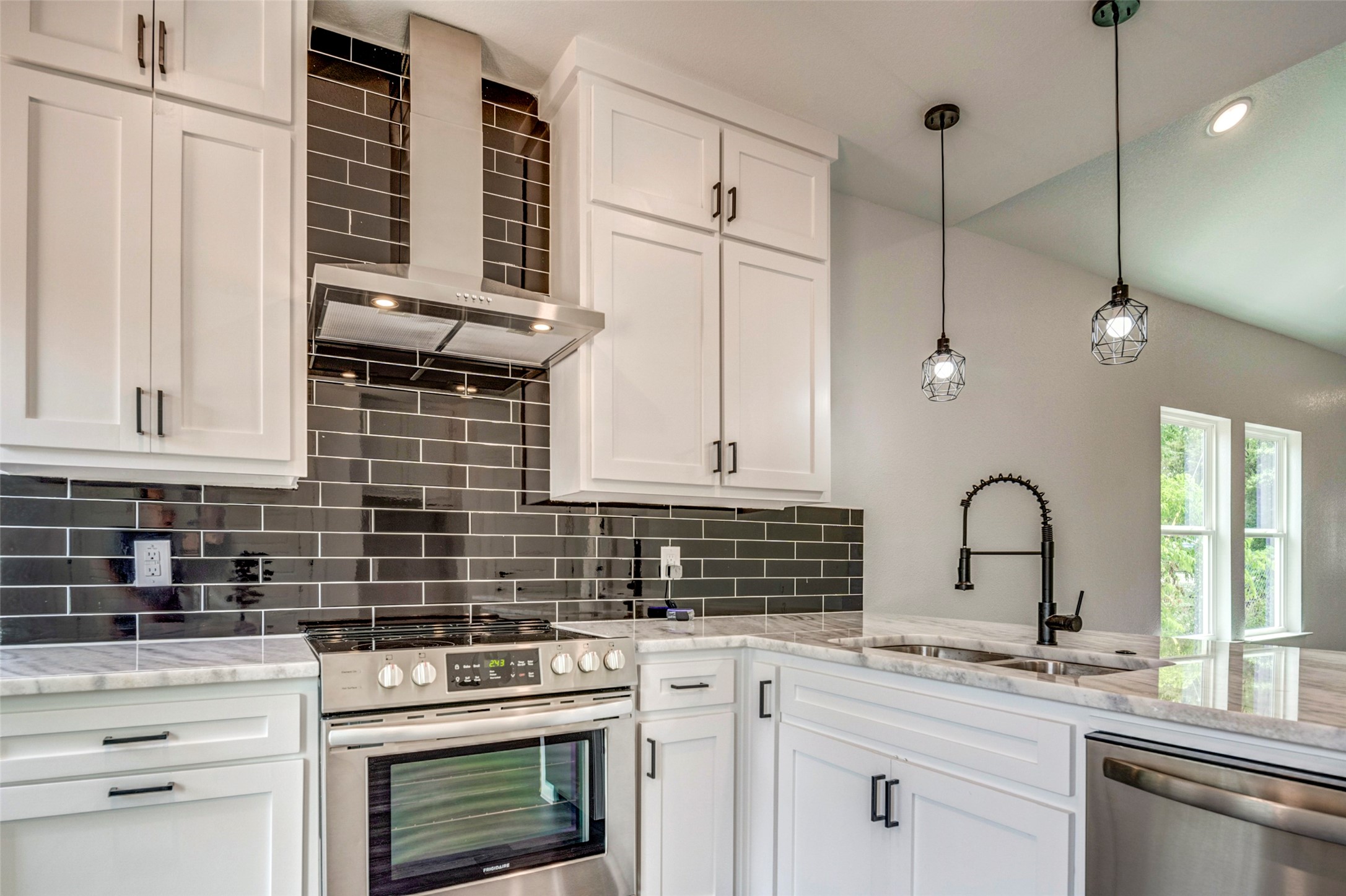 2513 Quail Run Trail Granbury TX 76048