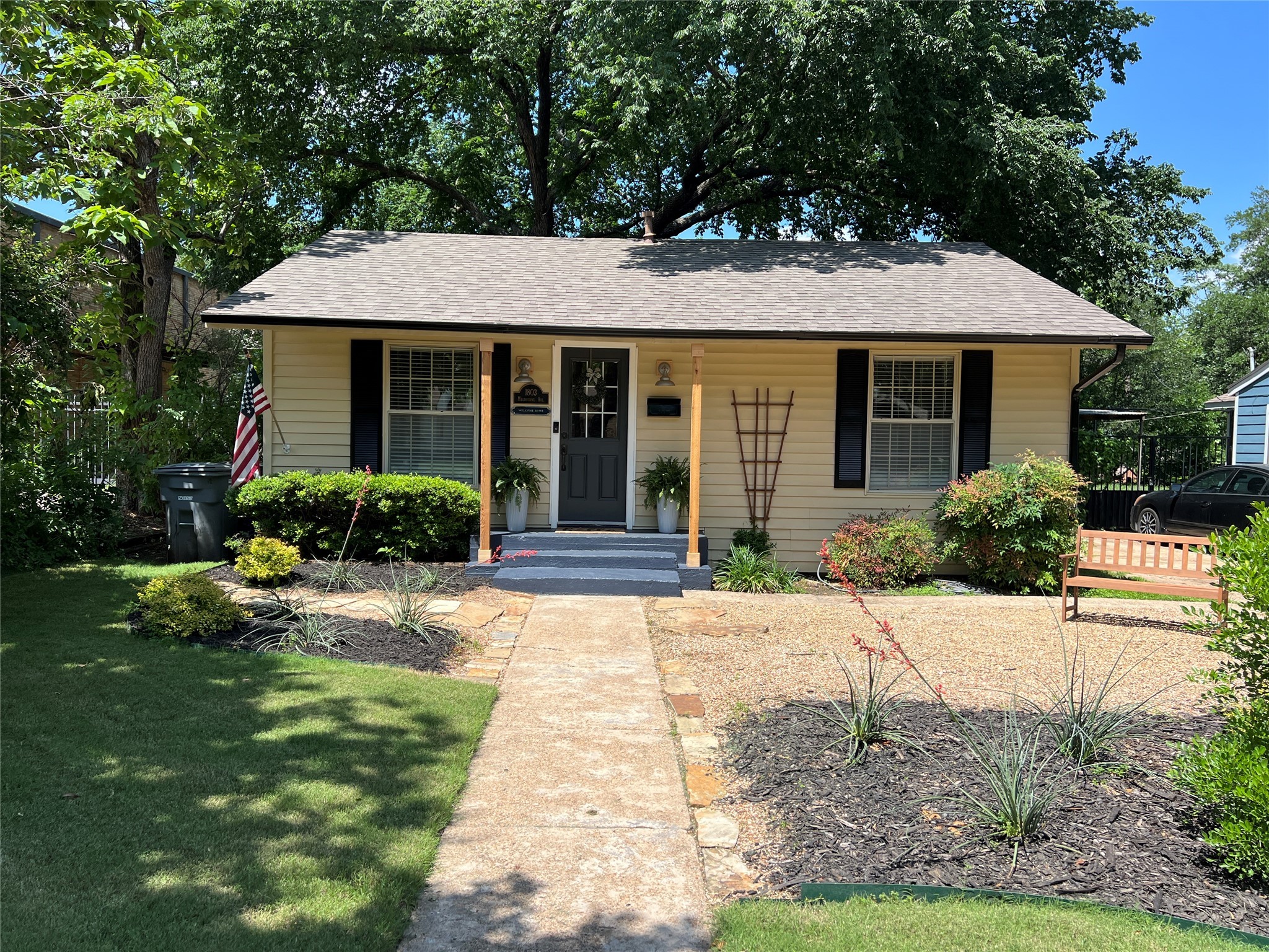 1803 Melbourne Avenue Dallas TX 75224