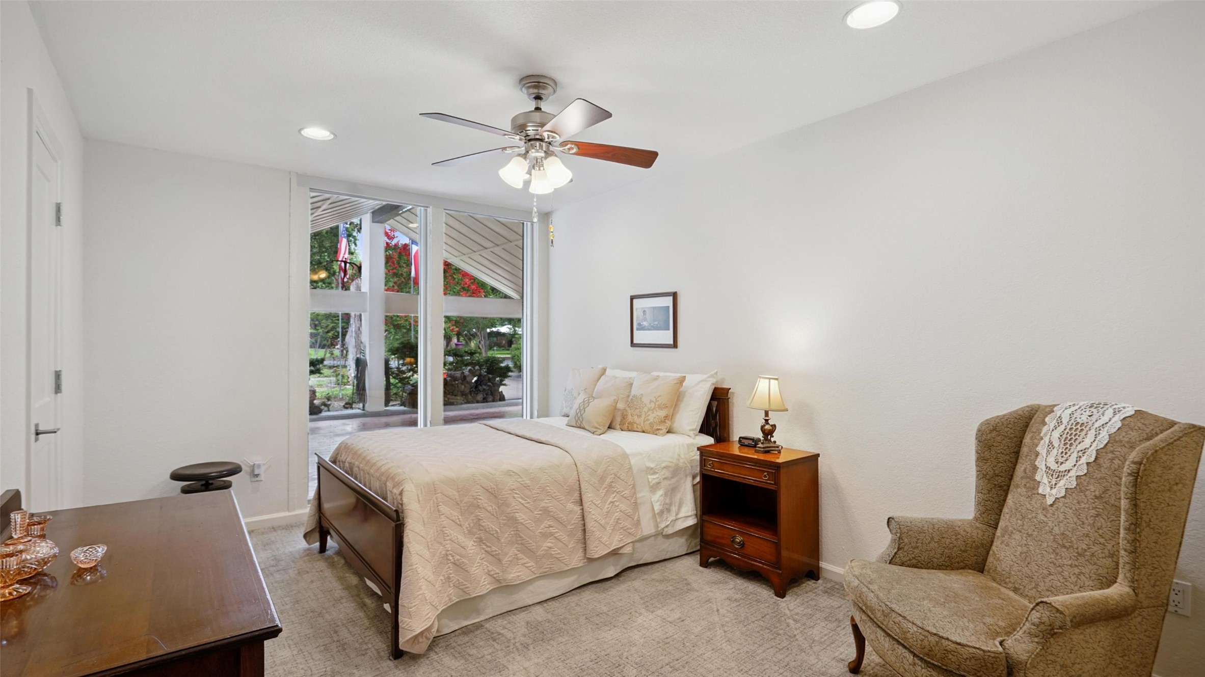 1652 Sylvan Avenue Dallas TX 75208