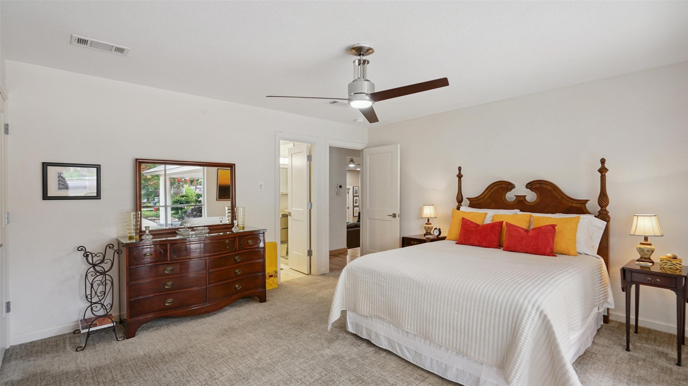 1652 Sylvan Avenue Dallas TX 75208