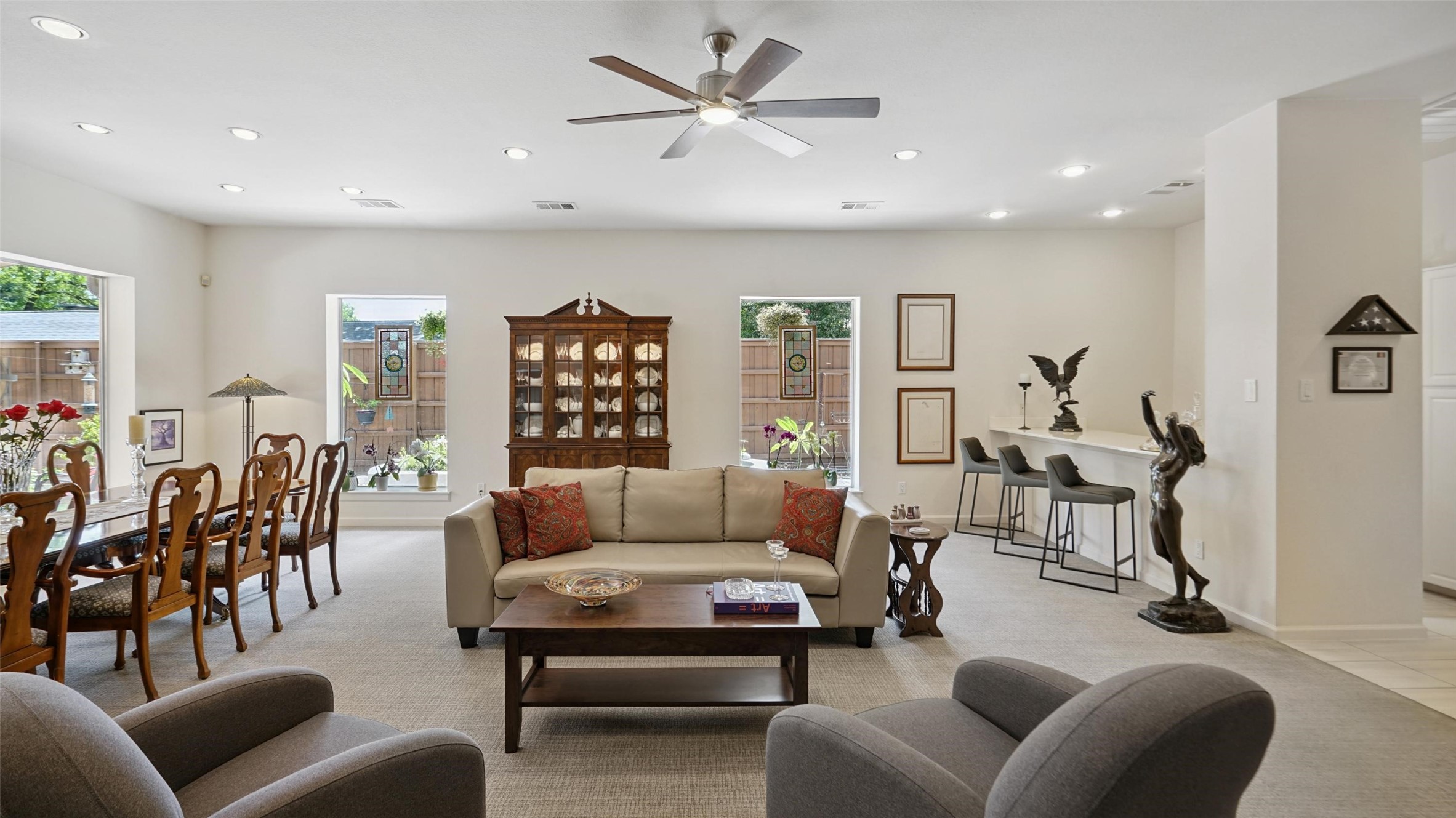 1652 Sylvan Avenue Dallas TX 75208