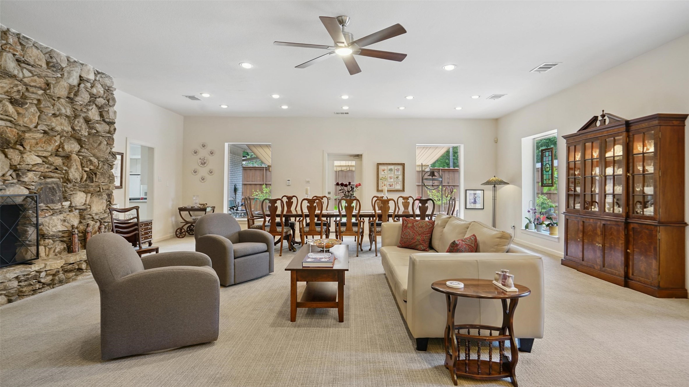 1652 Sylvan Avenue Dallas TX 75208